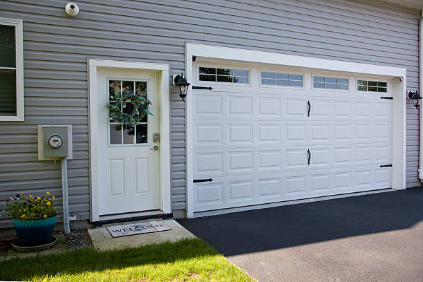 24/7 Emergency Garage Door Panel Replacement experts in Jacksboro, TX